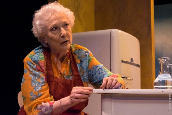 conversations-amm-photo-mere-assise-libre-de-droit-cmarianne-grimont-1