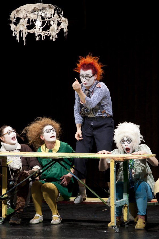 p90545_10-semianyki-la-famille