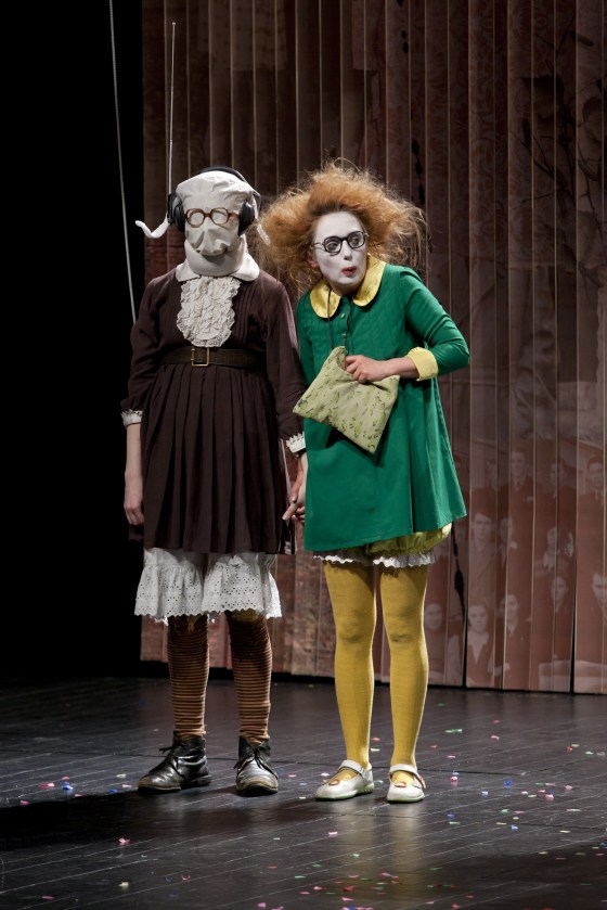 p90545_16-semianyki-la-famille