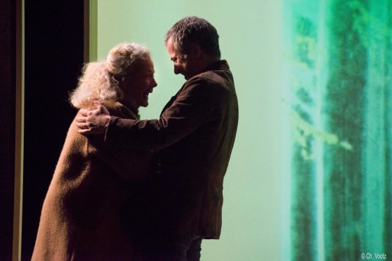 VOTREMAMANphotorire(Librededroits(c)Ch.Vootz)