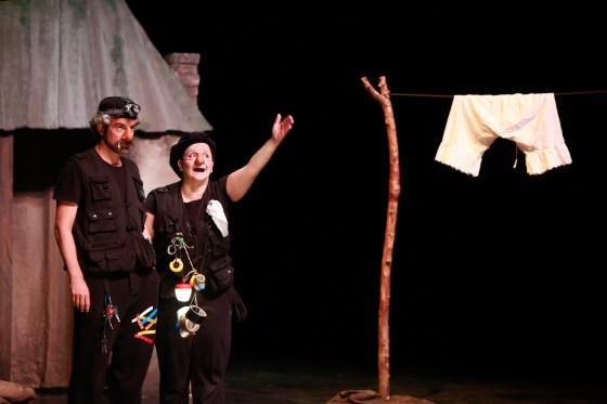 Isabelle-Andr®ani-et-Franck-Jouglas-dans-ZIGZAG-r®gisseurs-mise-en-sc¿ne-Xavier-Lemaire-_-JB-142