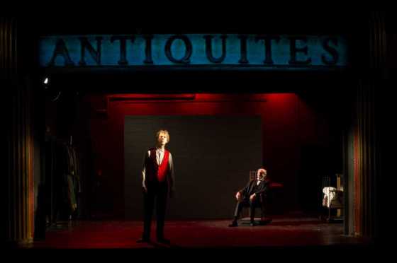 LE-CERCLE-DES-ILLUSIONNISTES-Photos-Antiquiteslibre-de-droits-cMirco-Magliocca