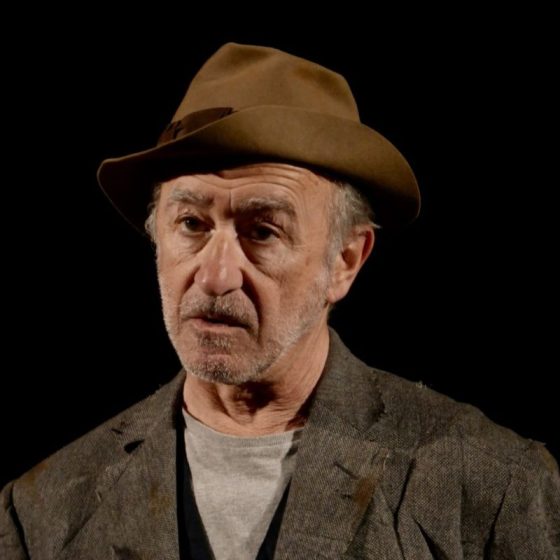 la-legende-du-saint-buveur-festival-2019-theatre-du-chene-noir1-1004x1024-800x800