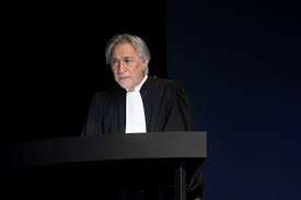 L’AUDIENCE EST OUVERTE – THÉÂTRE DE LA MICHODIÈRE | Coup de théâtre